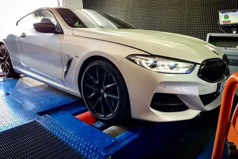 Czy chip tuning jest bezpieczny? Poznaj ryzyka i zalety modyfikacji
