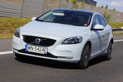 Volvo V40 opinie jaki silnik – który wybór zapewni niezawodność?