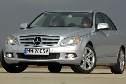 Mercedes W204 jaki silnik do gazu – oszczędność i wydajność na drodze