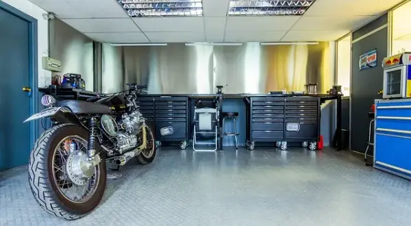 Jak otworzyć warsztat motocyklowy? Kompletny przewodnik krok po kroku
