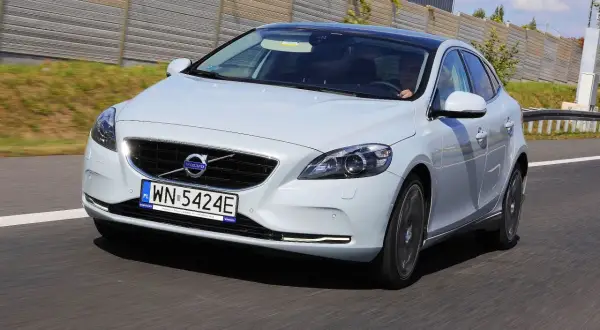 Volvo V40 opinie jaki silnik – który wybór zapewni niezawodność?