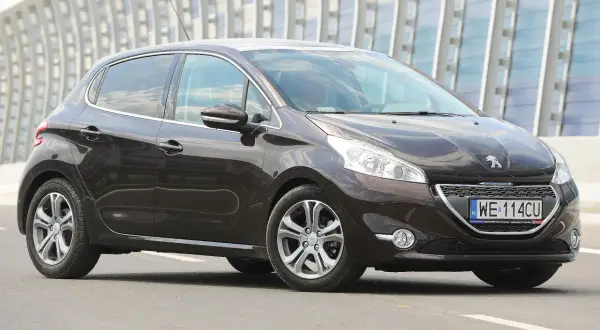 Peugeot 208 jaki silnik wybrać, aby uniknąć wysokich kosztów paliwa?