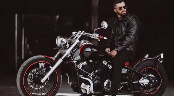 Ile kosztuje wymiana oleju w motocyklu? Sprawdź ceny i porady
