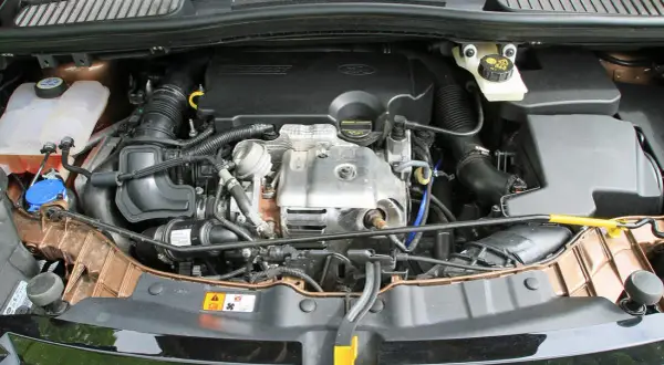 Ford C-Max jaki silnik wybrać? Odkryj najlepsze opcje silnikowe