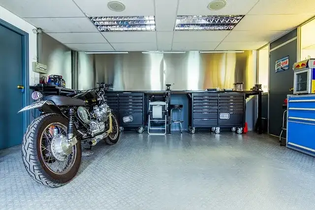 Jak otworzyć warsztat motocyklowy? Kompletny przewodnik krok po kroku