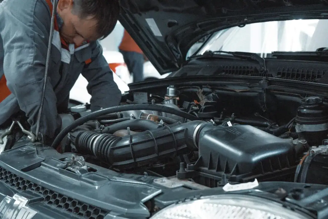 Zdjęcie Ile kosztuje wymiana oleju i filtrów? Zaskakujące różnice cenowe